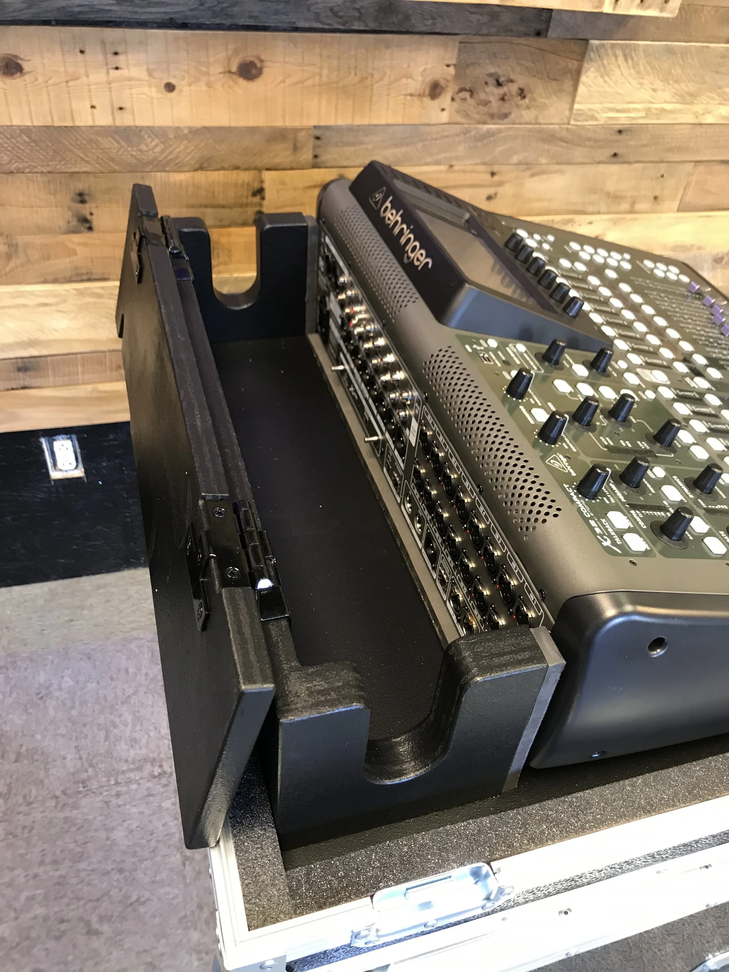 Behringer X32 4.JPG