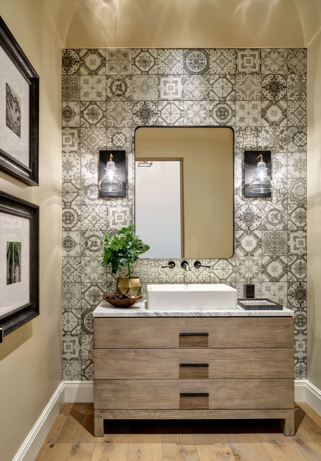 CW__Reed_Residence_2_2017_PowderRoom_8492v2.jpg