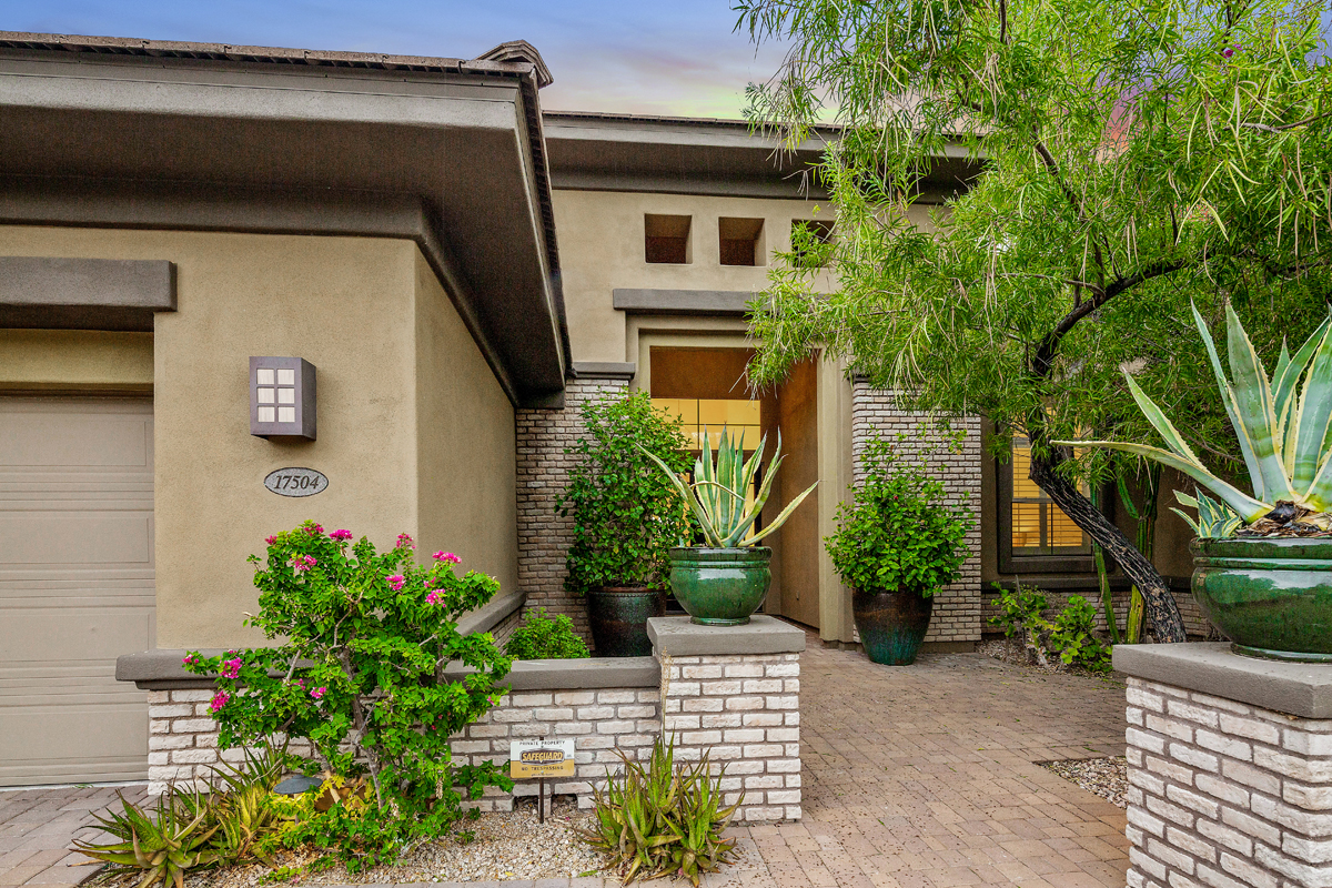 Front Court Yard Entry.jpg