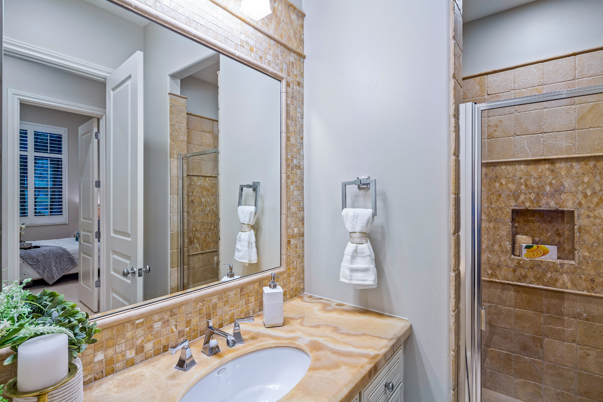 Guest Bath 2.jpg