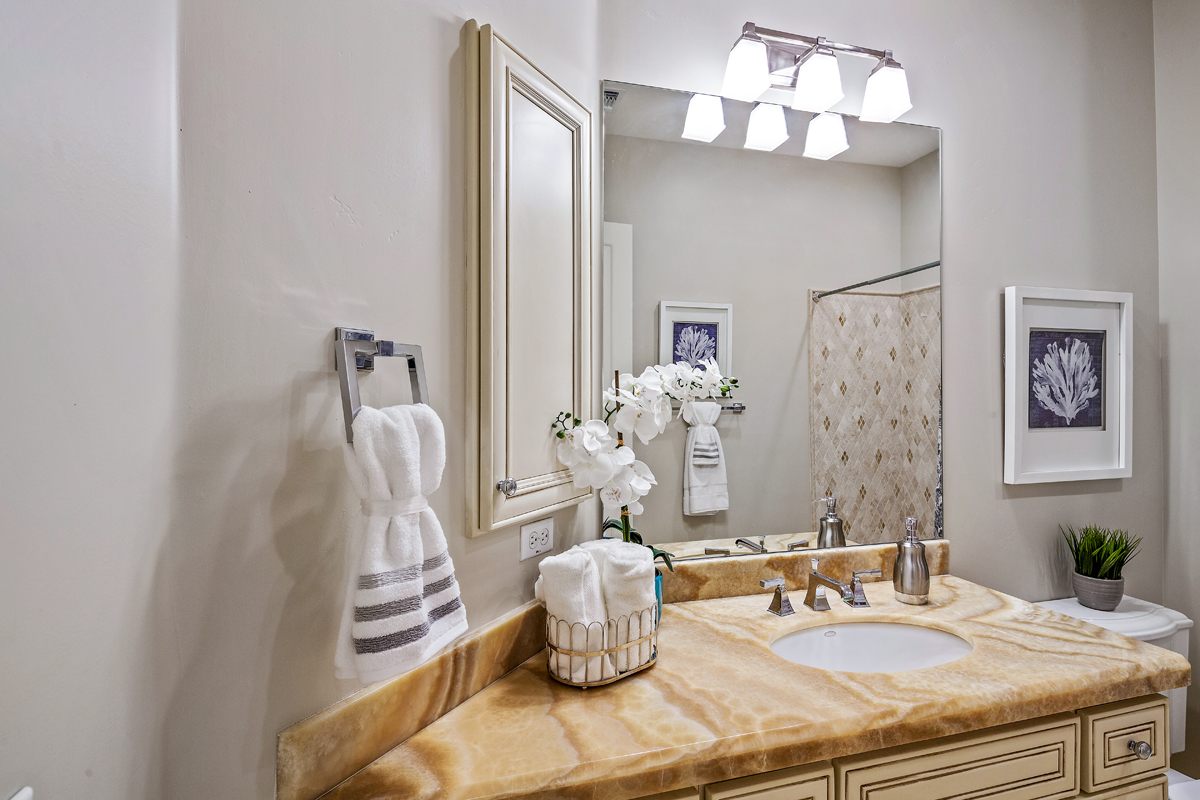 Guest Bath.jpg