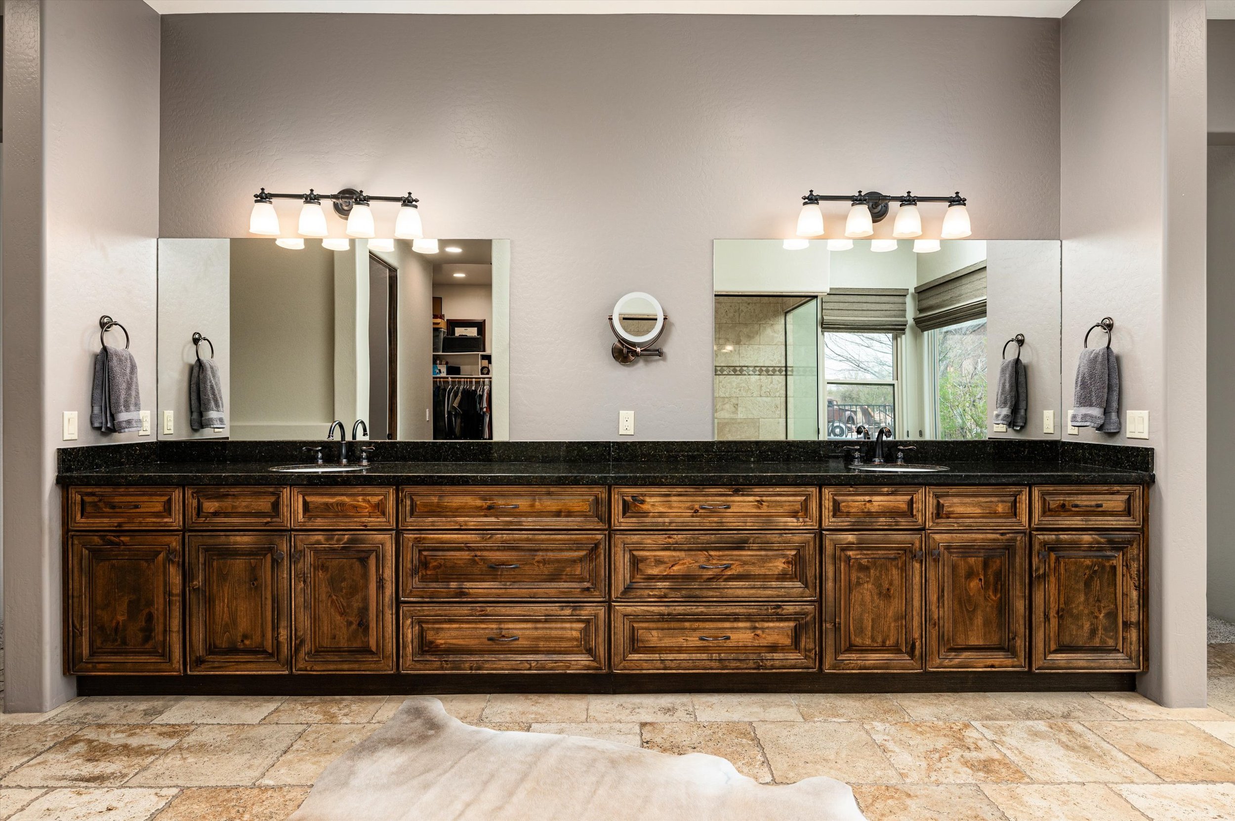 24-35045N52ndPlace-24.jpg