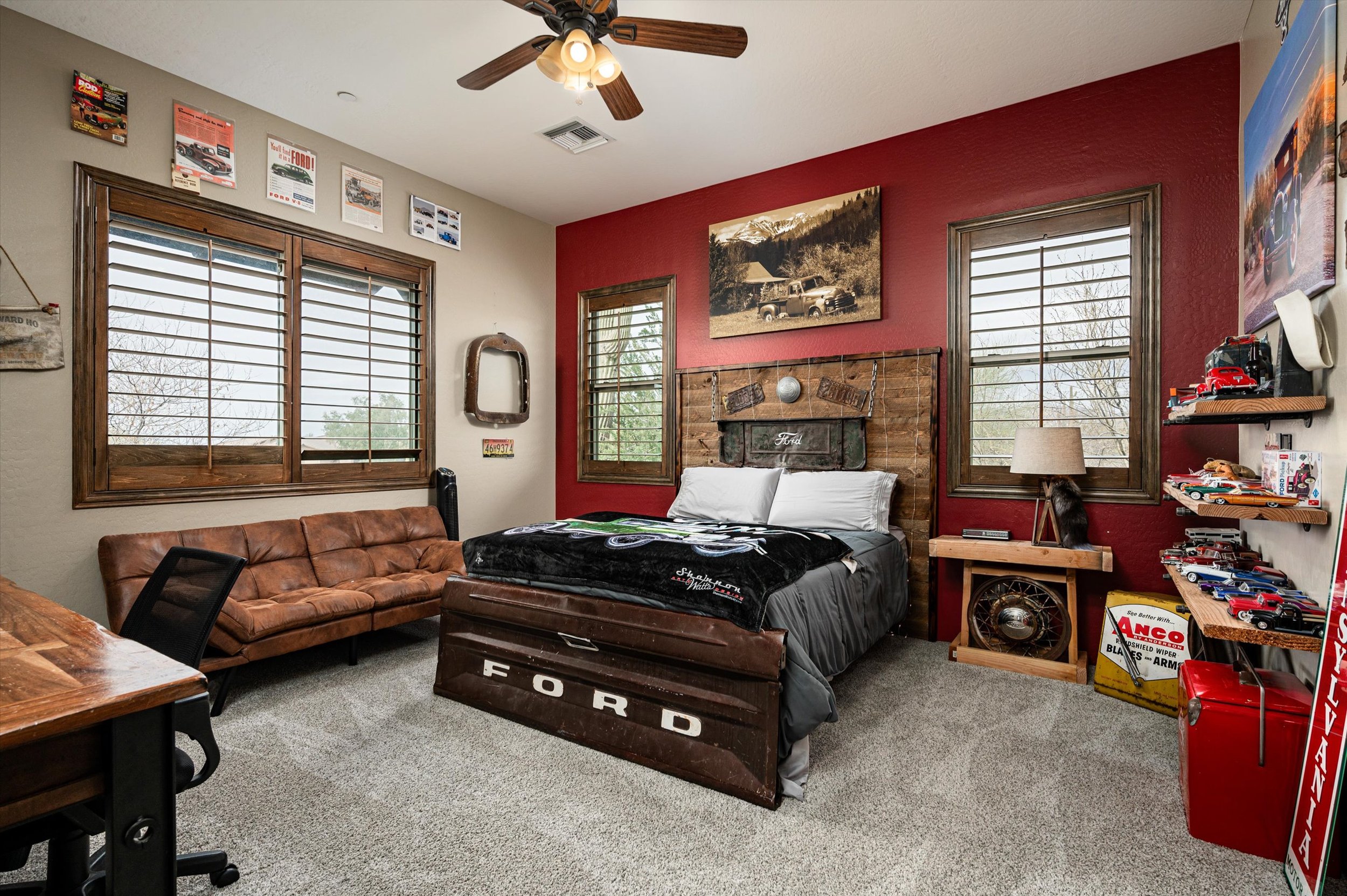 30-35045N52ndPlace-30.jpg