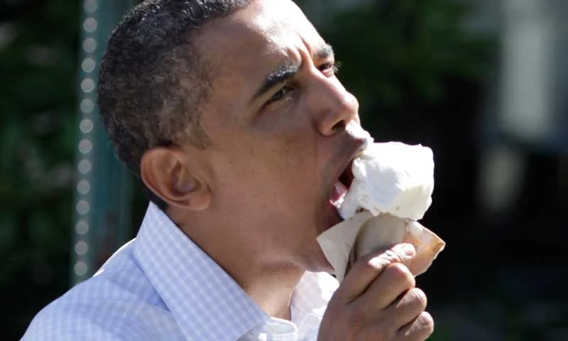 10-obama-eating-ice-cream.jpg