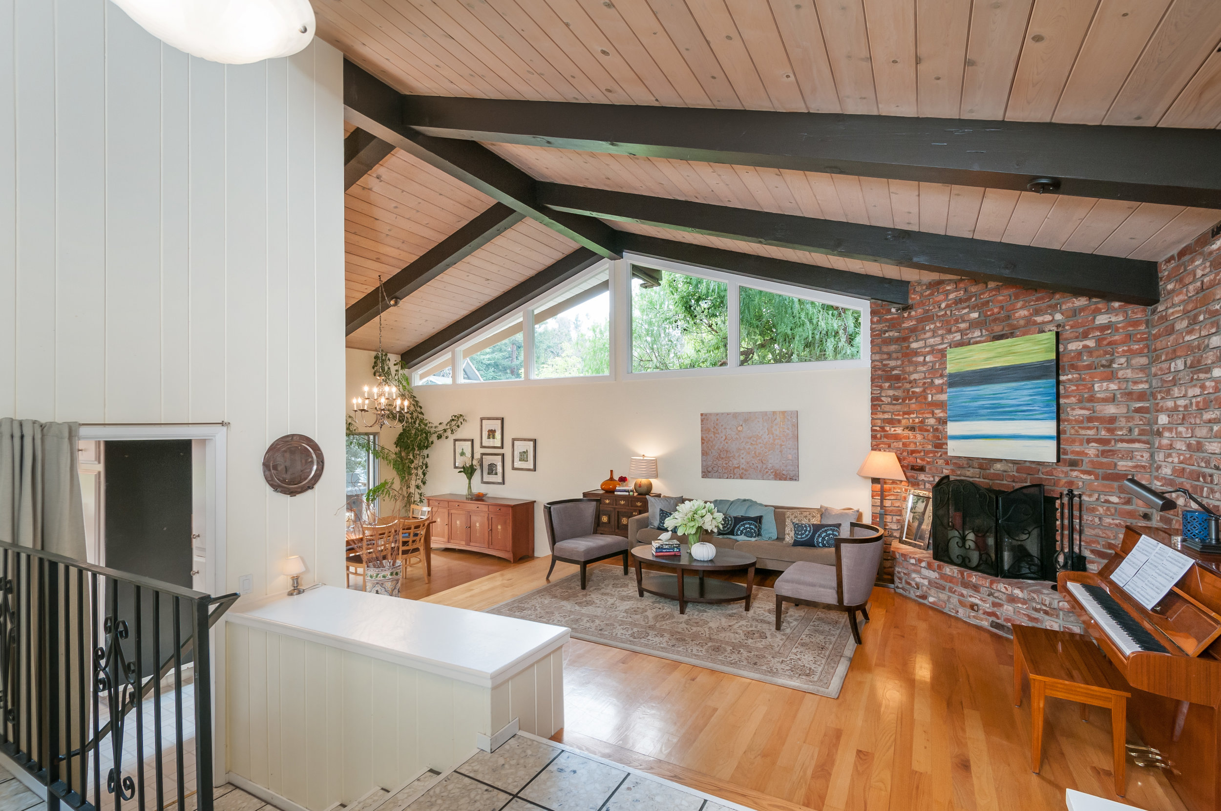 219_frances_lane_MLS_HID1088287_ROOMlivingroom.jpg