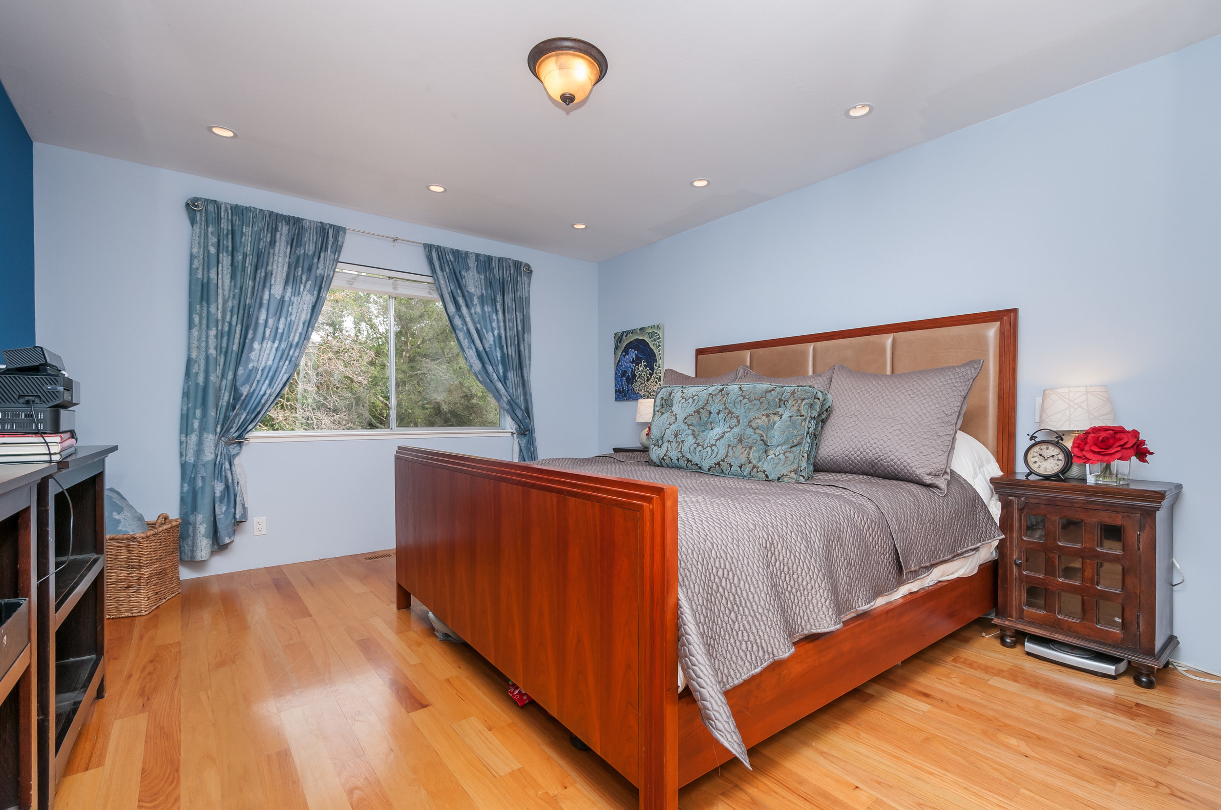 219_frances_lane_MLS_HID1088287_ROOMmasterbedroom.jpg