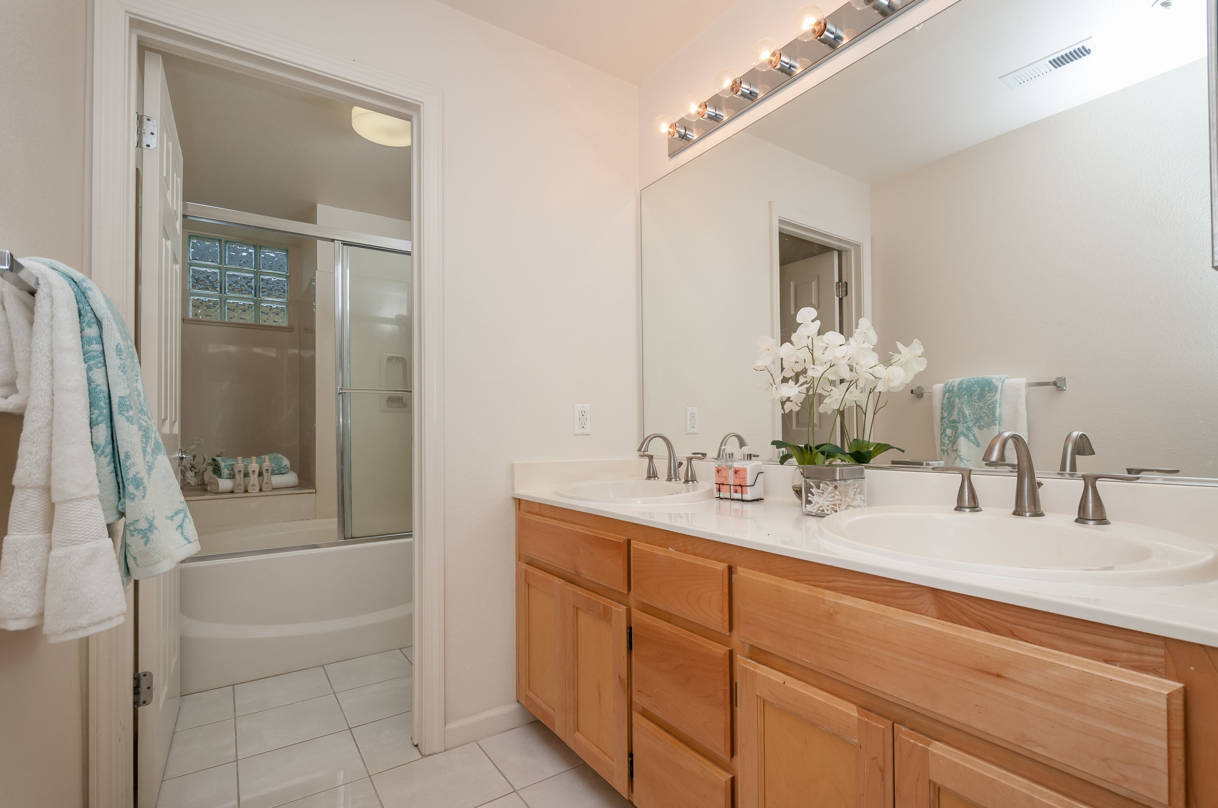 601_baltic_circle_637_MLS_HID1092659_ROOMmasterbathroom.jpg