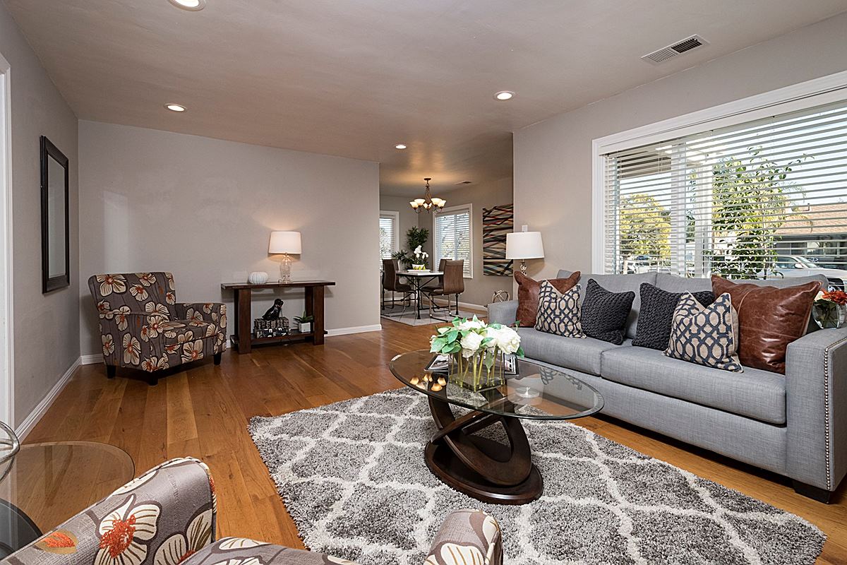 livingroomanddiningroom_1200.jpg