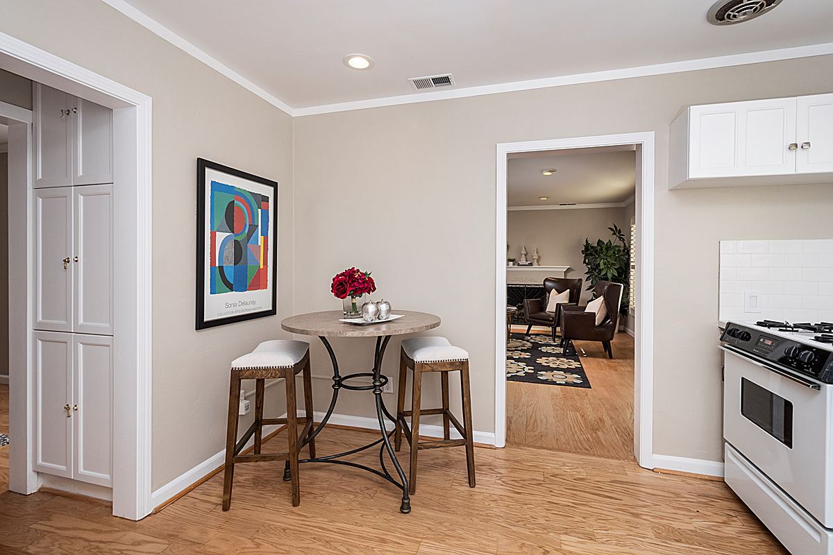 breakfastnook_1200.jpg