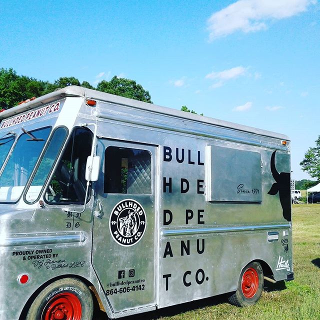 On-site @bonamoo ///GO BULL #bullhdedpeanutco #boiledpeanuts #onespartanburg
