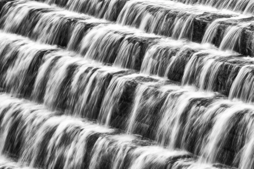 Dam Color 1 B&W web 14x9.jpg