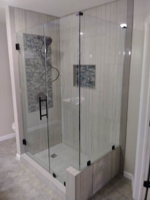 Shower_Doors_Prestige_Glass_2.jpg