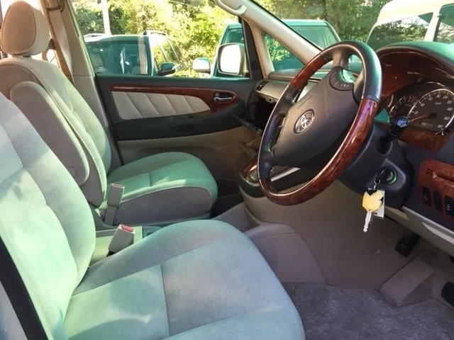 toyota-alphard-driver seat.JPG