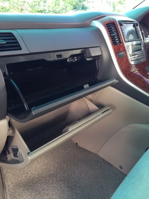 toyota-alphard-storage.JPG