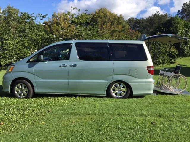 toyota-alphard-wheelchair-loading.JPG