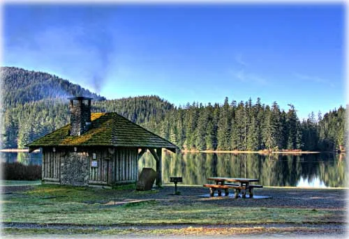 042310_WardLakeShelter_mg.jpg