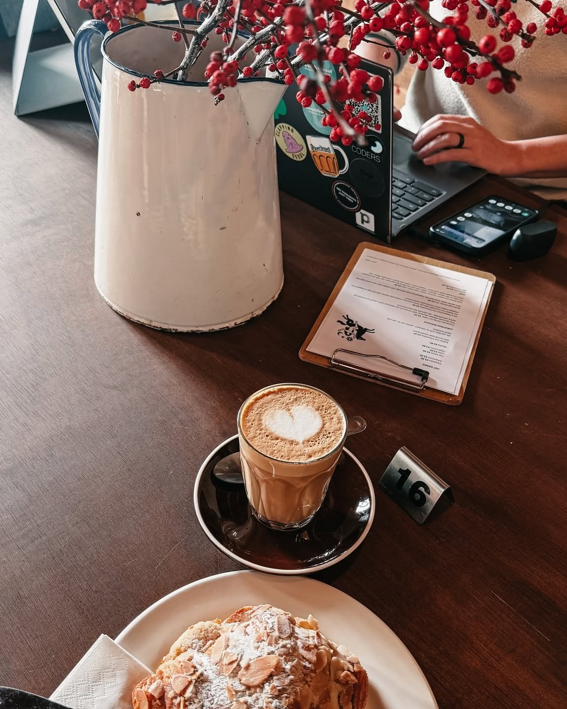 Festive windows, a Christmas tree, and good coffee?
Basically the perfect coworking setup. 🎄☕️

Yesterday at the Victoria Clubhouse I got to cowork with some brilliant freelancers, meet new people, and soak up that end-of-year creative energy that m