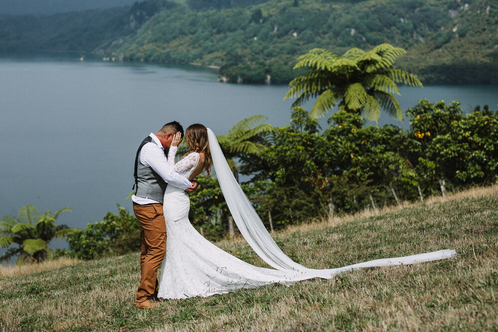 black_barn_tuahiwi_rotorua_lake_tarawera_wedding_photos-1071.jpg