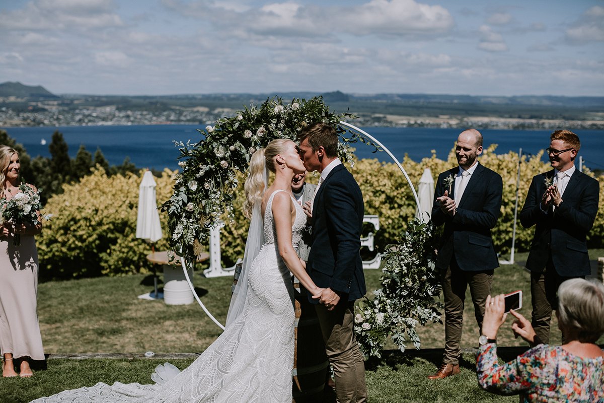 te_moenga_lodge_taupo_acacia_bay_wedding_photos-1086.jpg