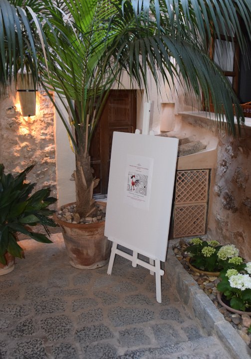 At the Gallery entrance, the Announcement for my Show, "Pensando en Mir ó : Drawings in Silver" (Image courtesy of Martin Adam, photographer)