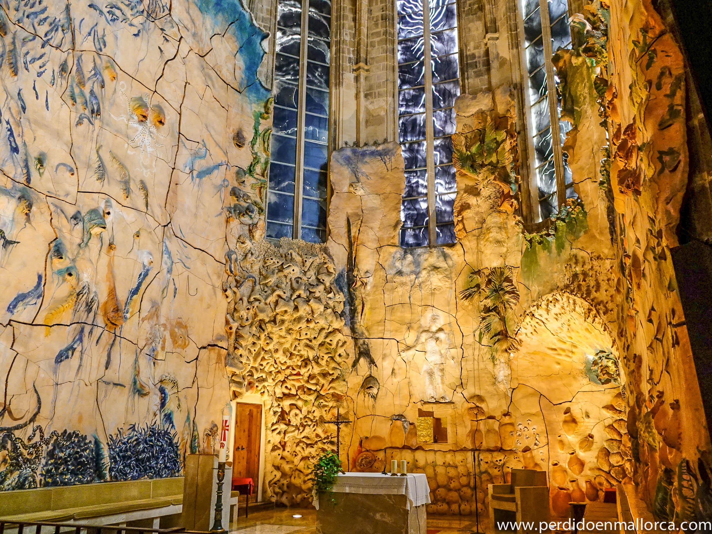 Capilla del Santissimo, Palma Cathedral, Miguel Barcelo artist