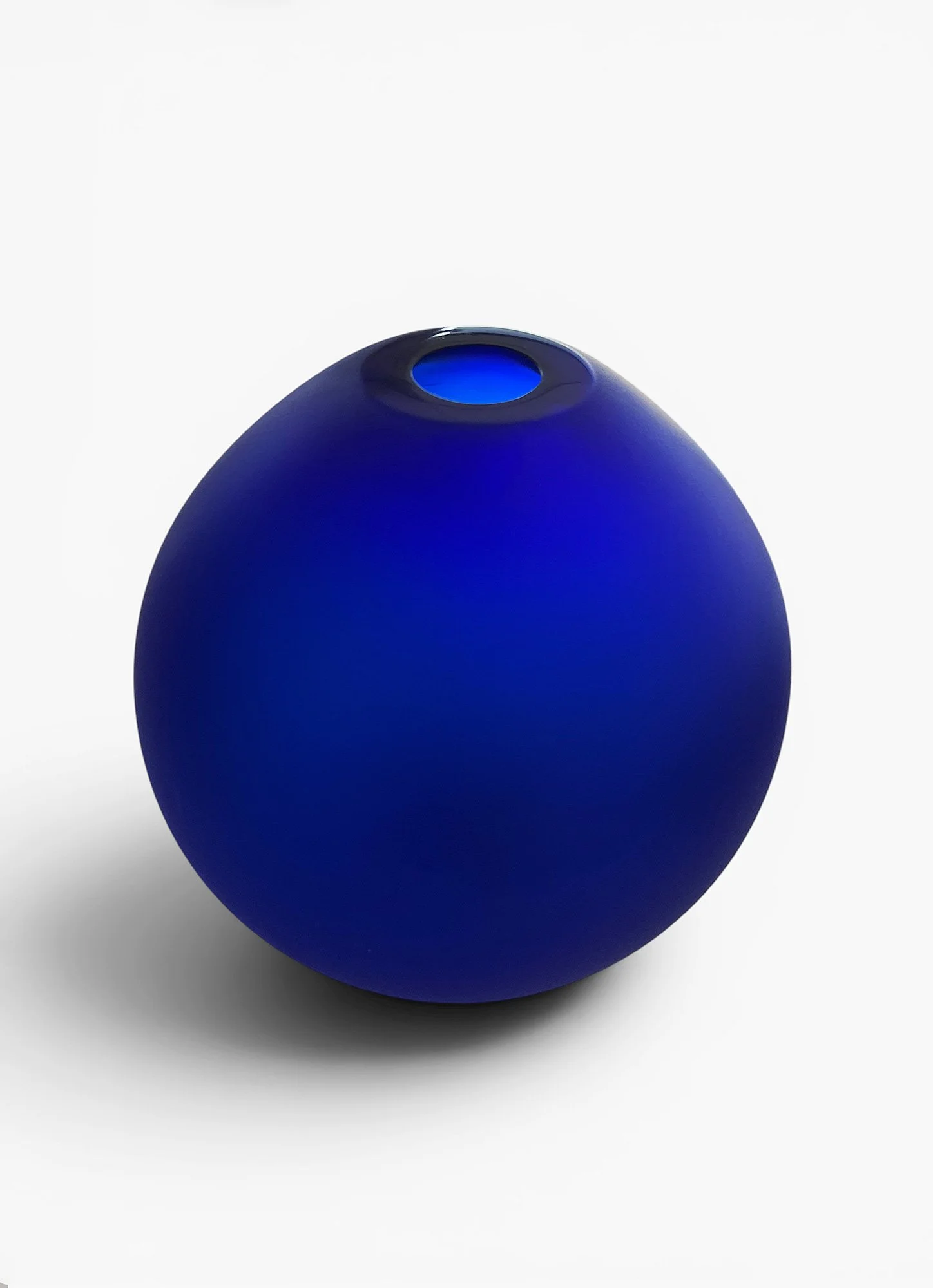 Cenedese Murano, Blue ball glass vase