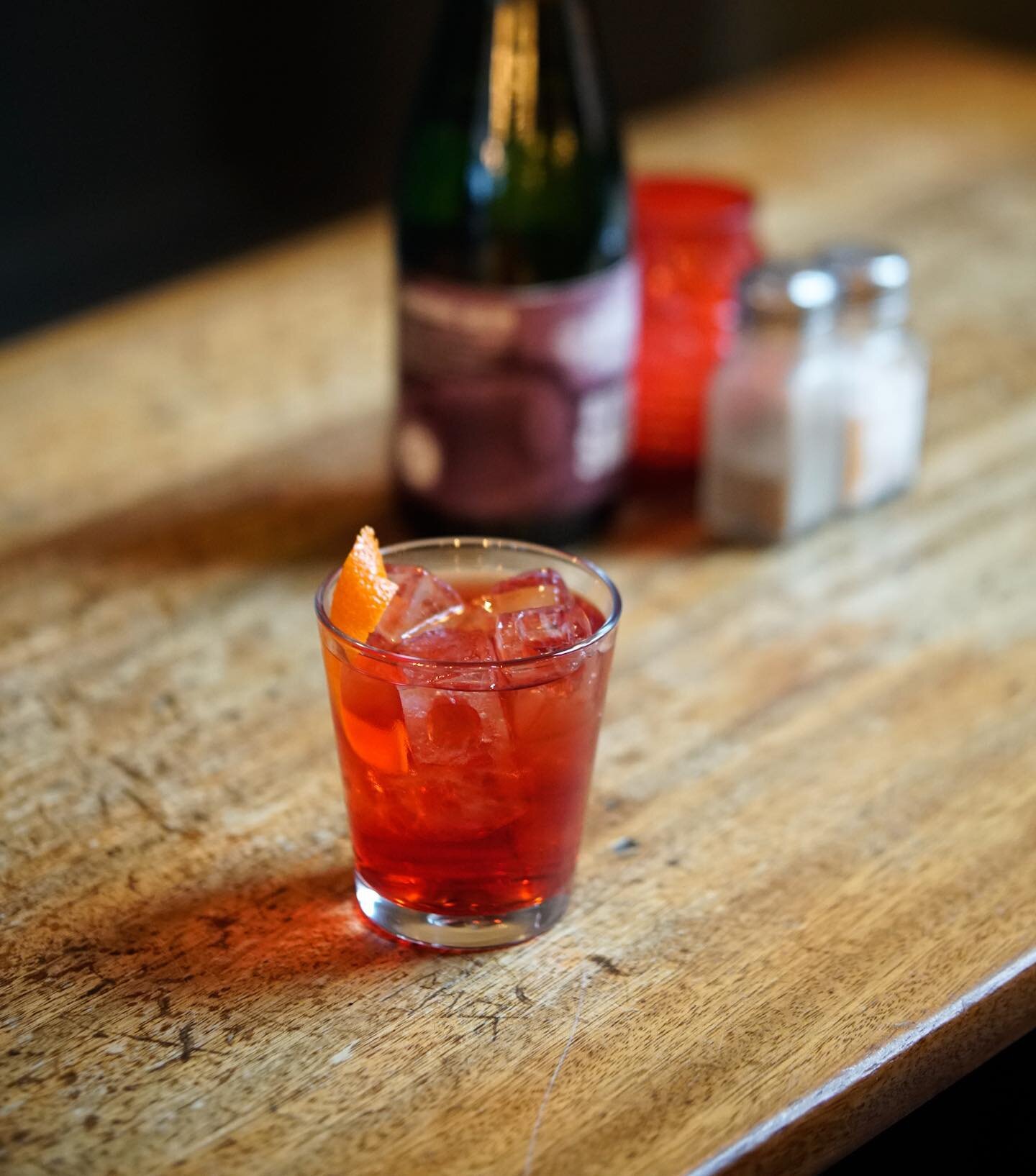 We&rsquo;re always shouting about our beer selection (which is kept up to scratch)&hellip; 

Using the finest gin from our friends at  @eastlondonliquorcompany, we&rsquo;ve got the perfect foundation for our Negroni.

#negroni #angel #islington #craf