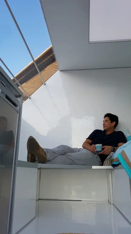 A peak inside the now obsoleted SuperLite prototype; interior layout is about the same in the new design, but looks and features may change substantially.
