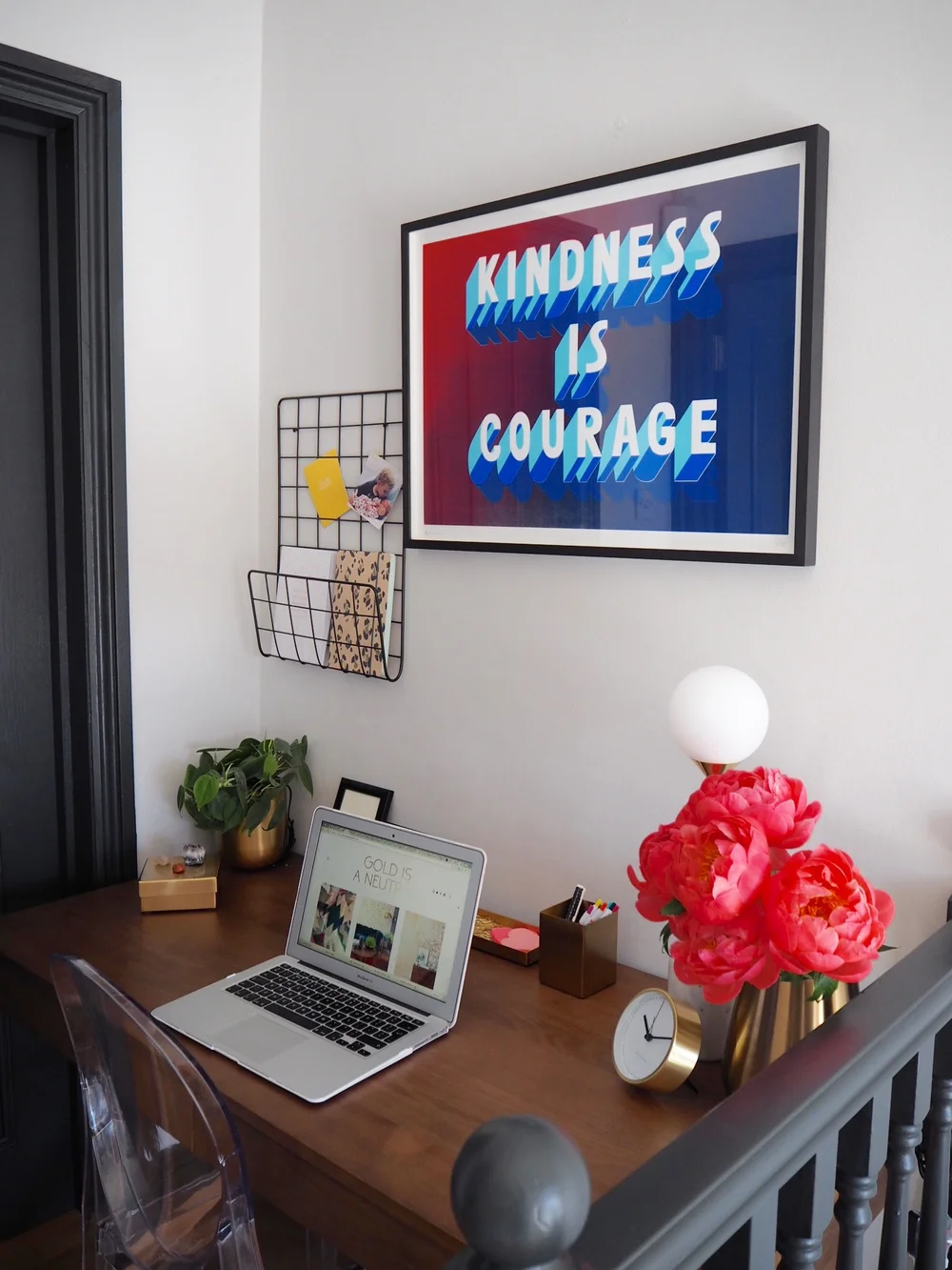 How to Decorate My Office at Work: Creative Ideas to Inspire Productivity