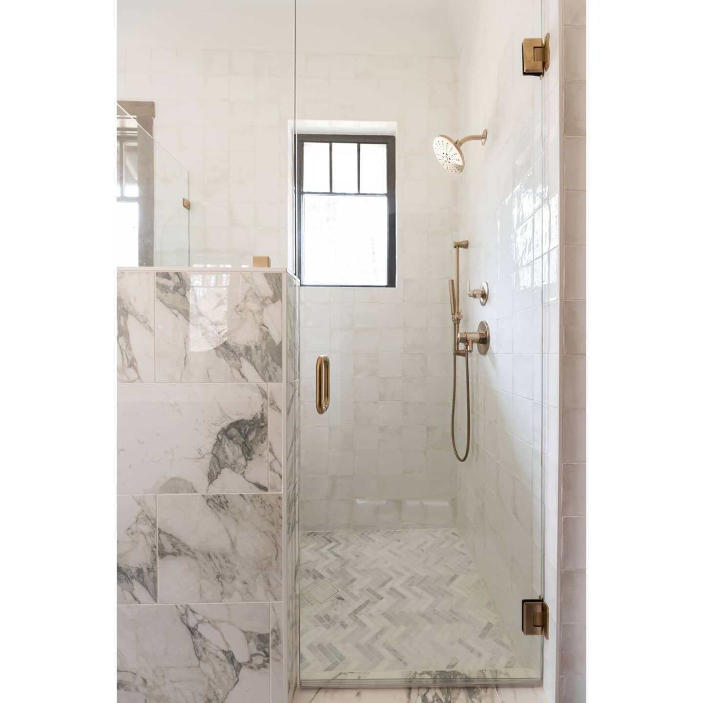 Custom shower design at #hillsidebath

Design @andriafromminteriors 
Photo @rubyandpeachphoto