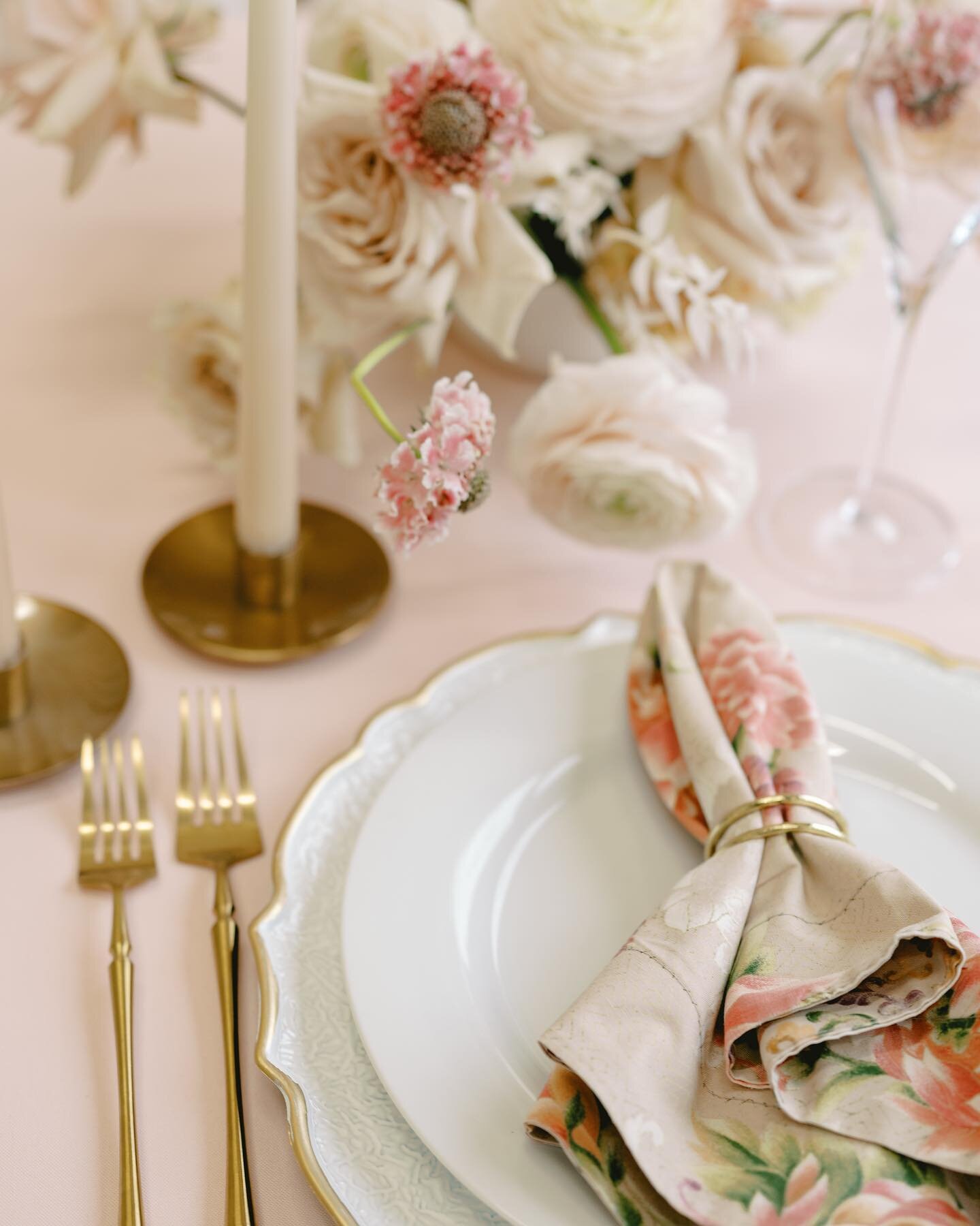 Swooning over these spring tabletop details!

Our pre-designed tablescape packages are here to take the stress out of your event design! See our website, racheljrentals.com, for more details ✨