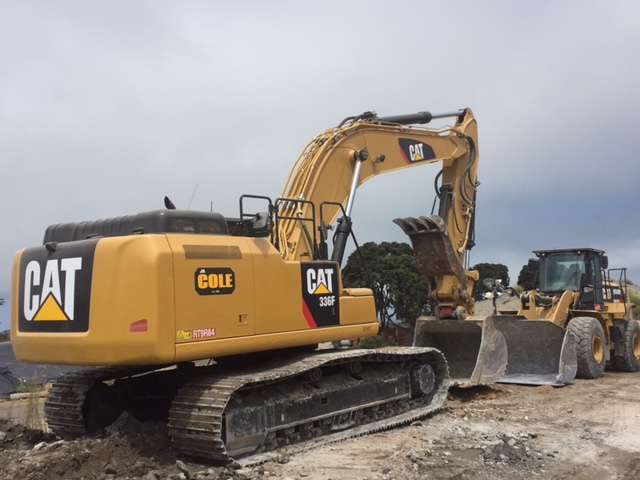 Caterpillar 336F and 950M