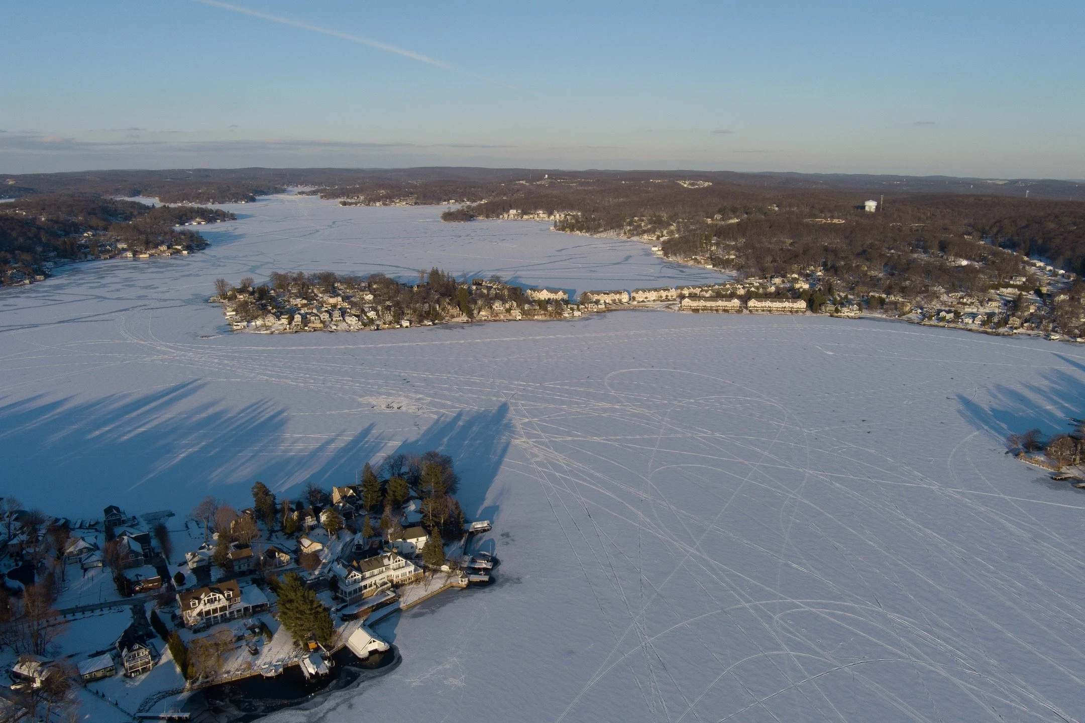 Lake Hopactong frozen!

#news12ny #njnews #lakehopactong #icefishing #hopactong #njicefishing