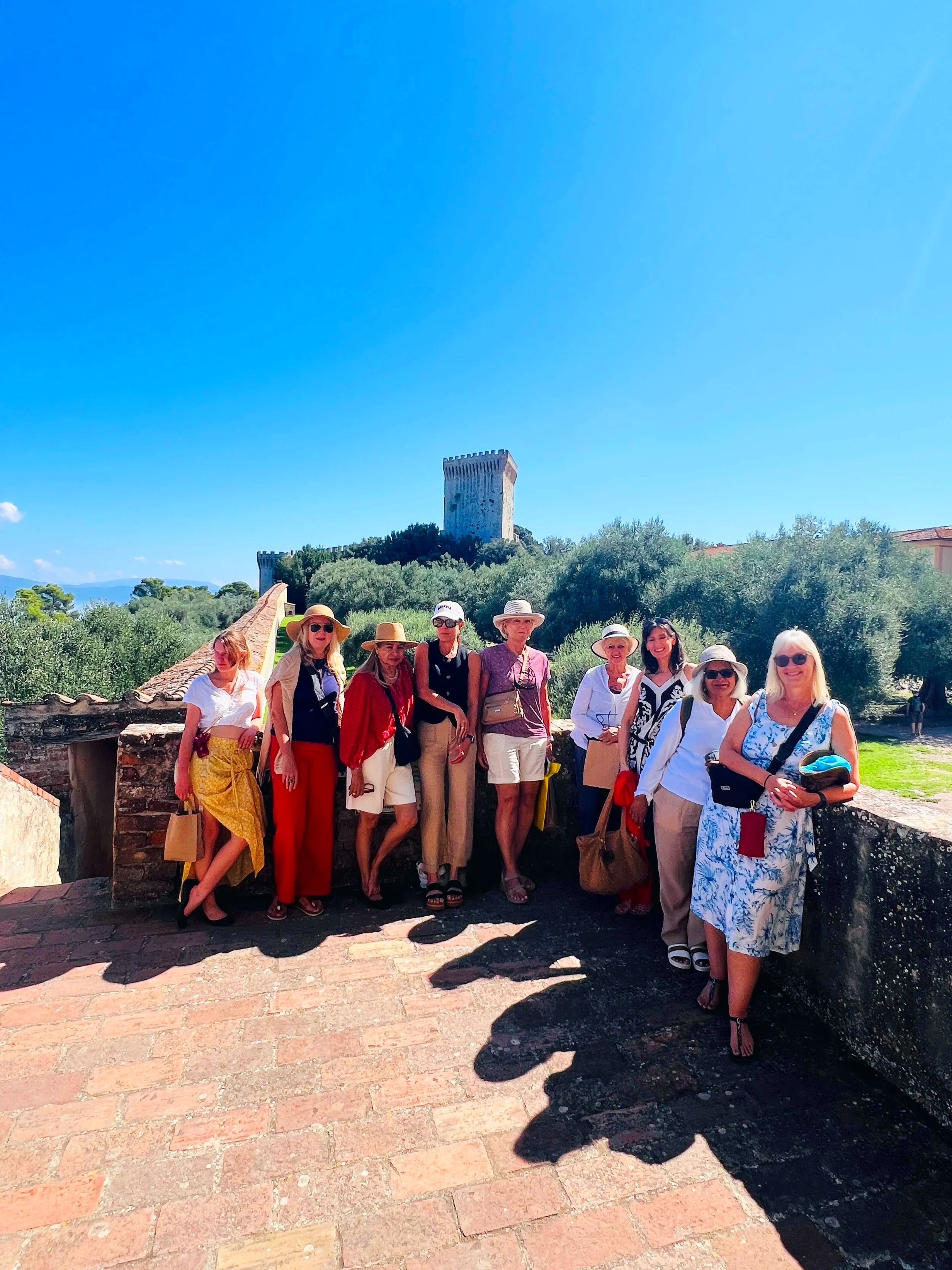 TUSCANY CASTIGLIONE AL LAGO .png