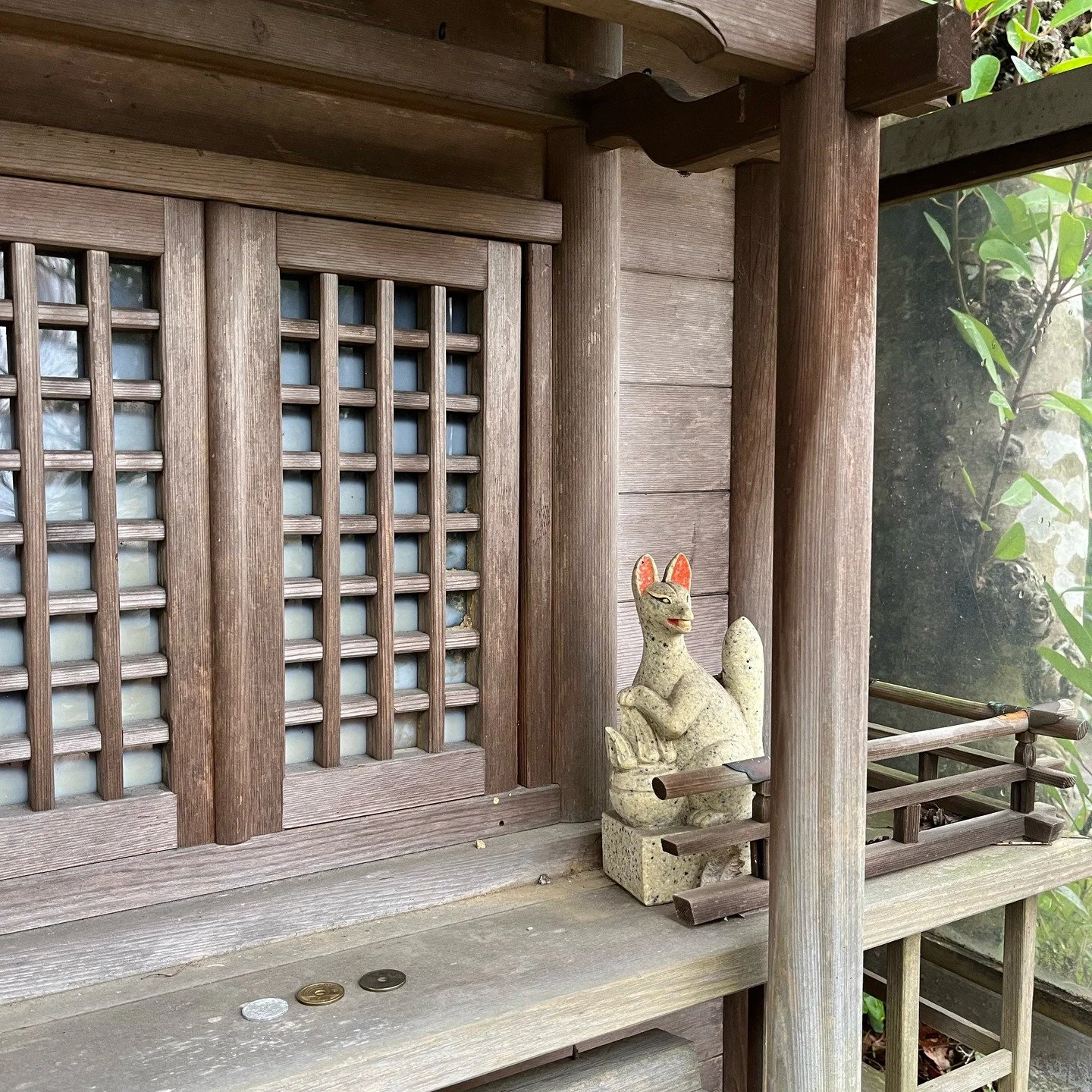 Finding Kakezukuri (nail-free, through-joint construction), beautifully employed at various scales and across centuries:
&mdash; A small Shinto shrine to foxes ( neighborhood in Atami)
&mdash; Kiyomizu-dera Temple, a favorite of mine(Kyoto)
&mdash; M