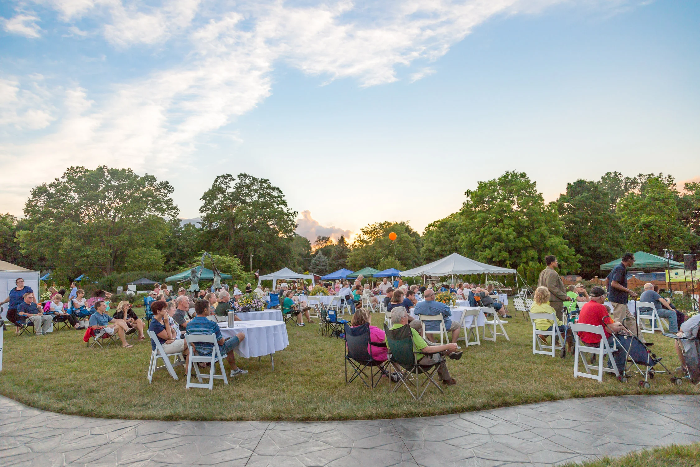 EveningInTheGardens_2016_171.jpg