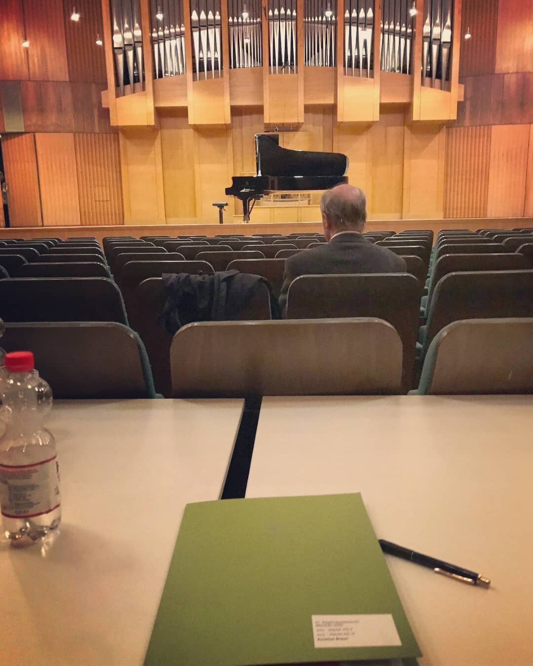 Very excited to be part of the jury of this year's Jugend Musiziert in Munich. Congratulations to all the participants!
.
.
.
.
.
#competition #piano #jugendmusiziert #jury #pianist #klavier #munich #wettbewerb #bravo #pianocompetition #youngtalents