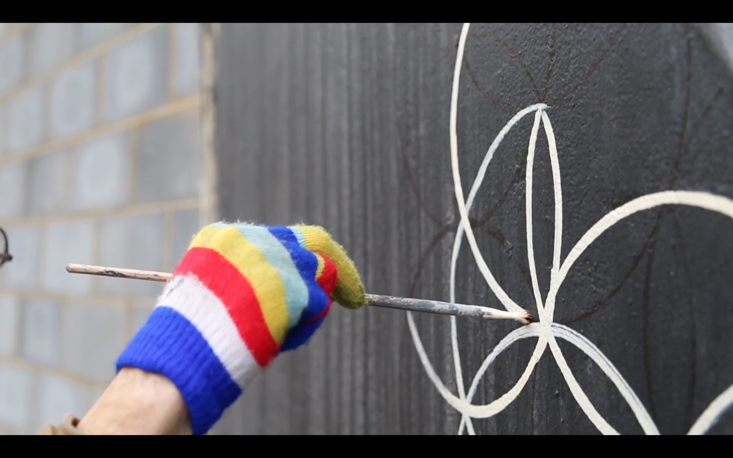 Street Art Shorts Episode 10 'Floating In Space' with Pyramid Oracle