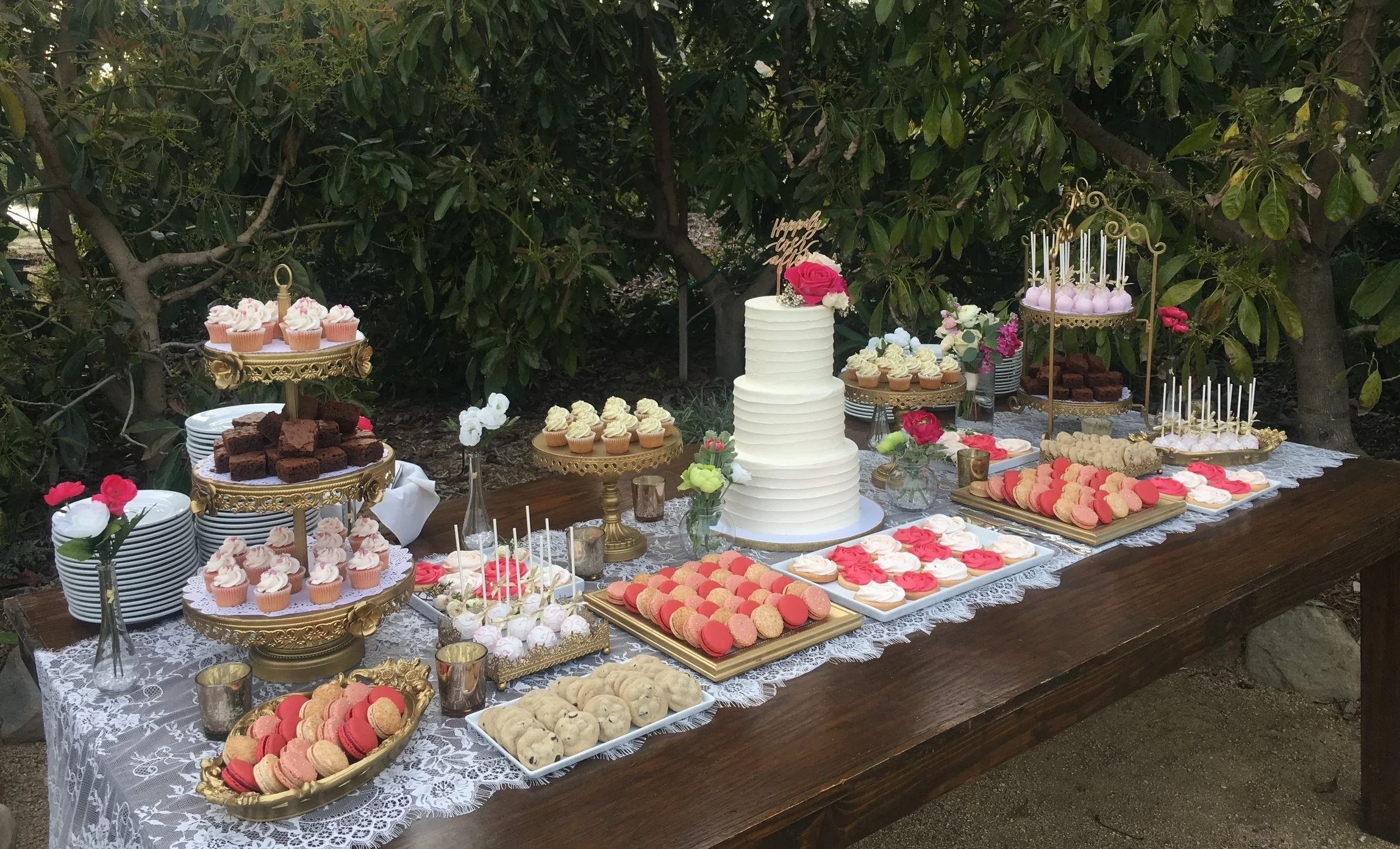dessert table.jpg
