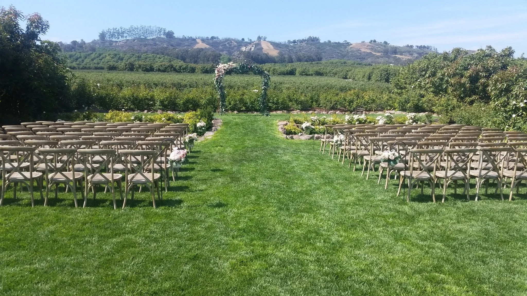 How Your Venue Location Impacts Your Wedding Catering