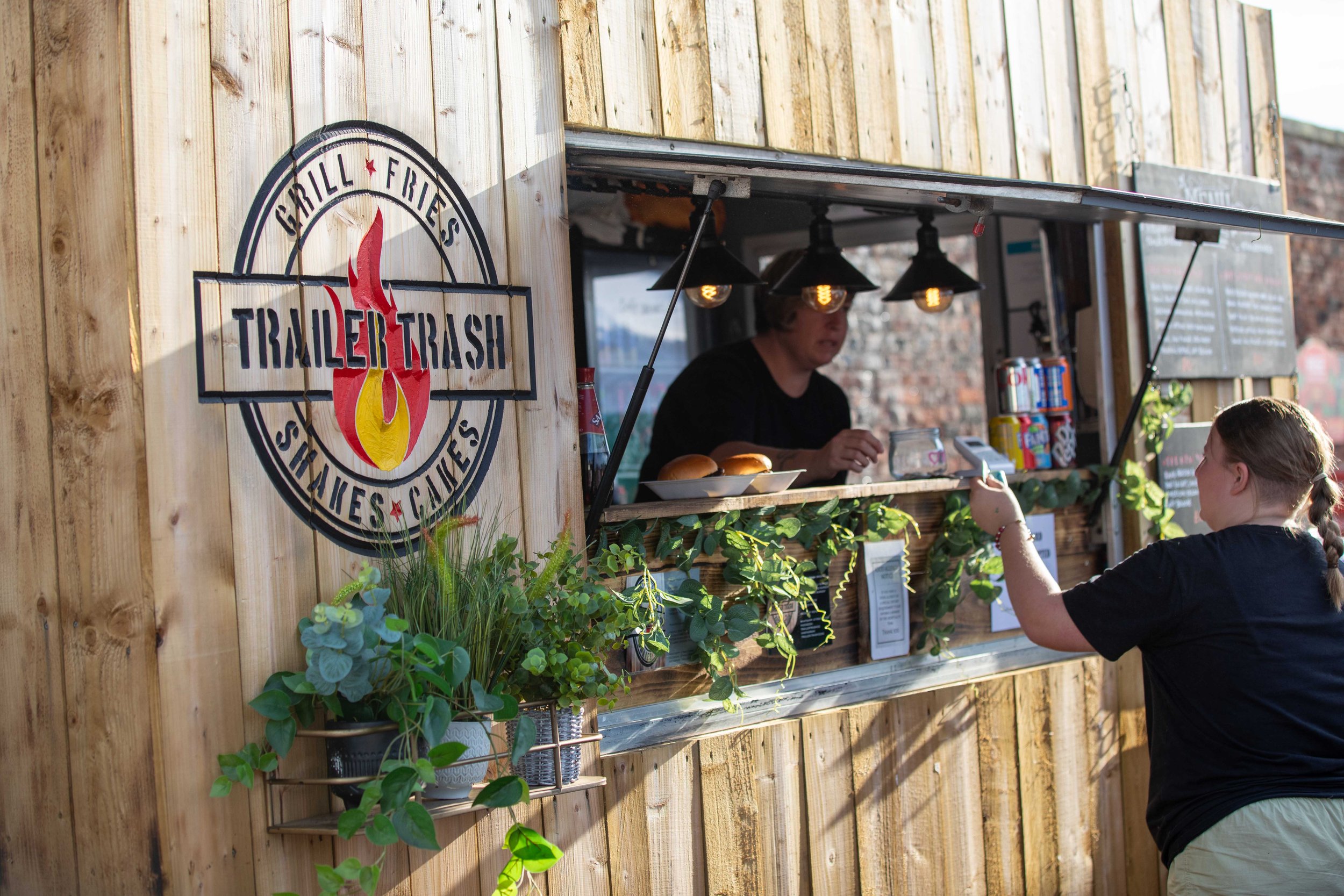 Hops in the garden 2023-6.jpg