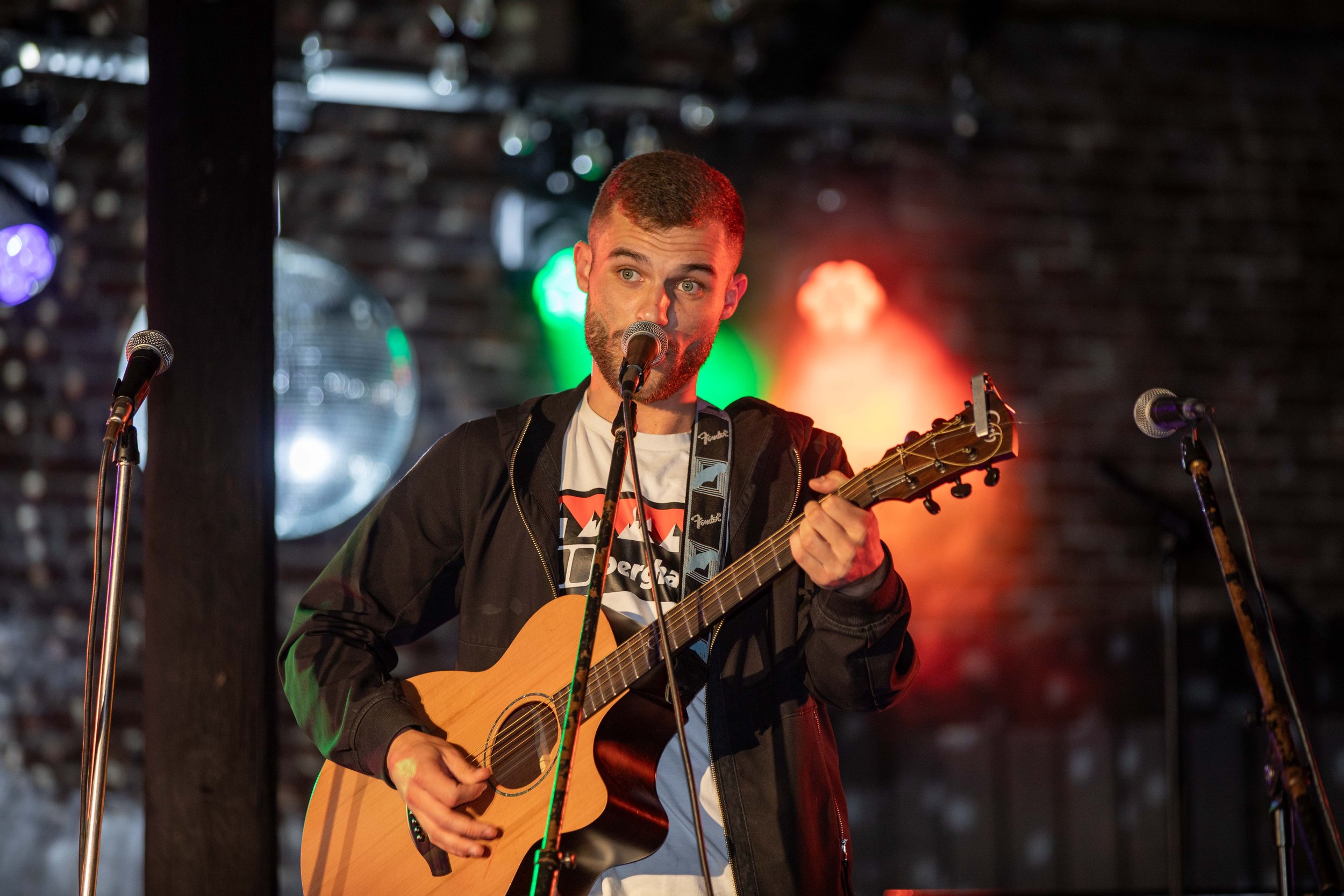 Hops in the garden 2023-174.jpg