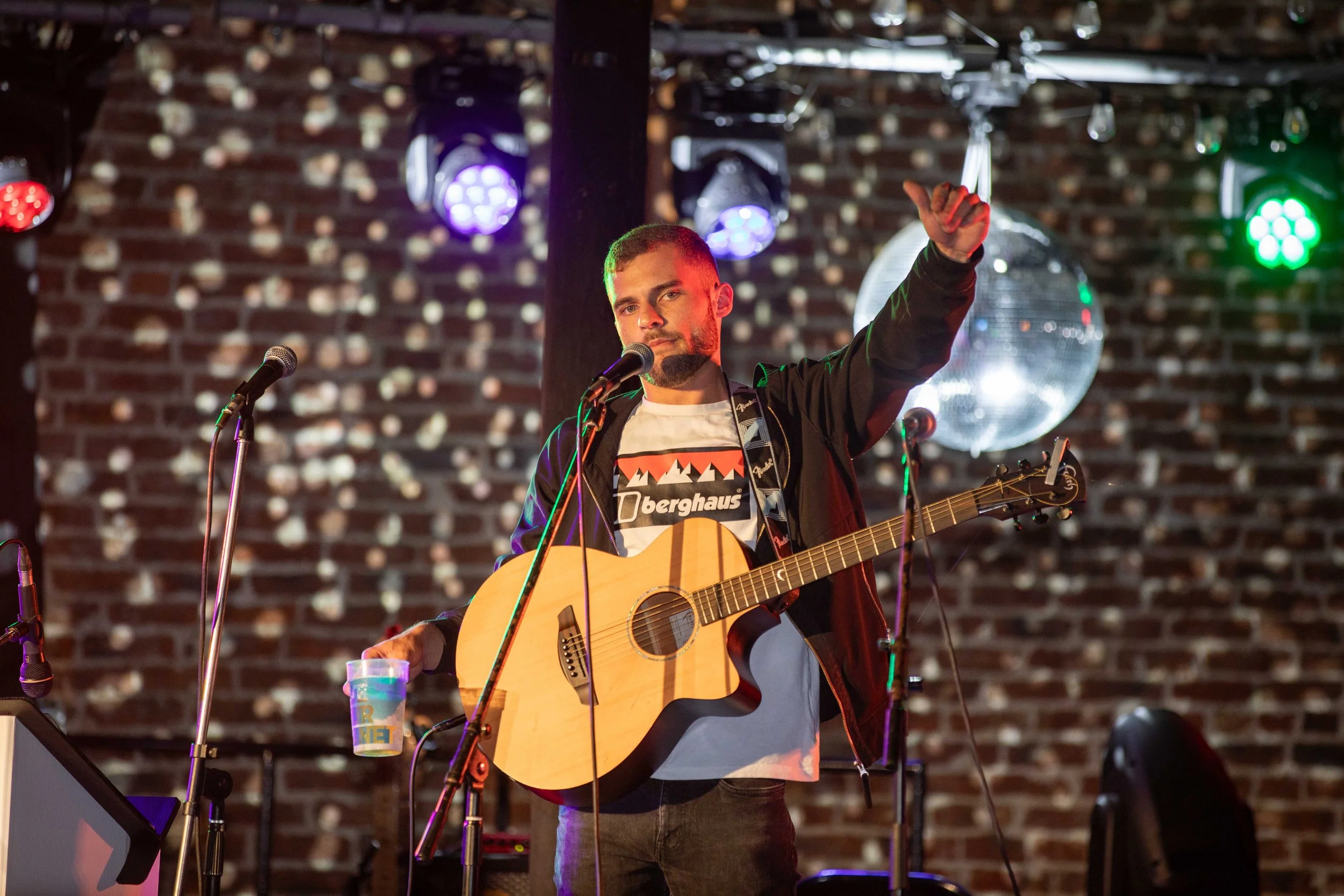 Hops in the garden 2023-177.jpg