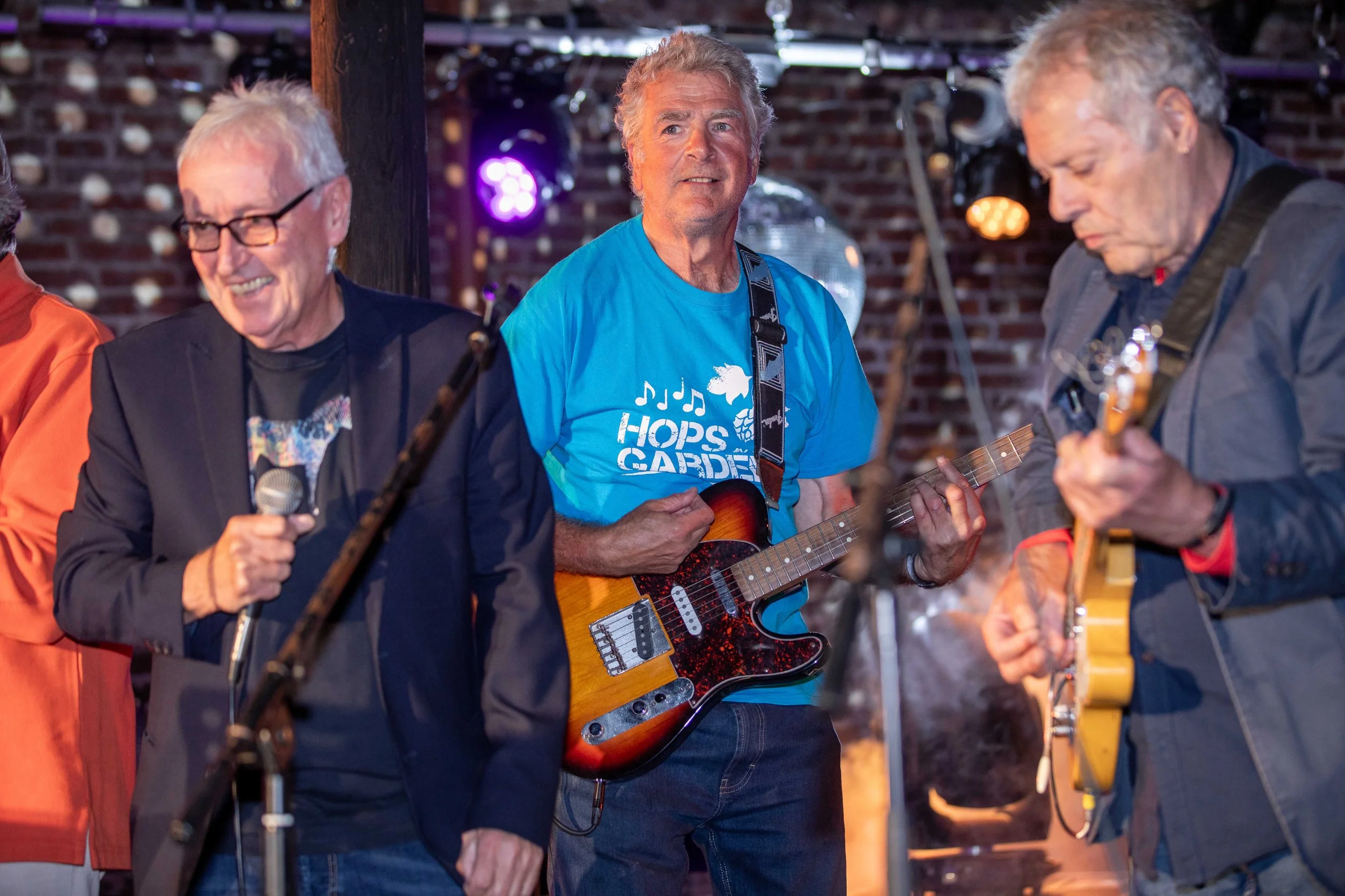 Hops in the garden 2023-200.jpg