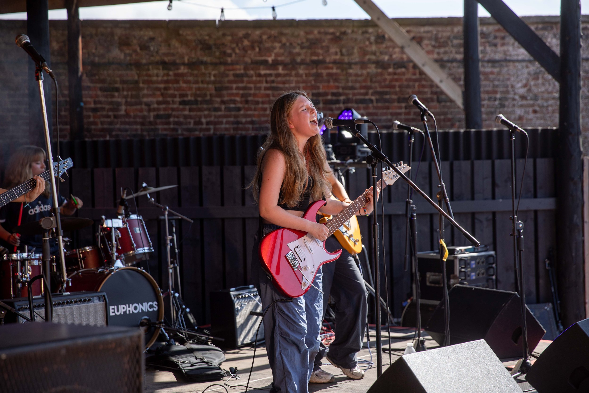 Hops in the garden 2023-2.jpg