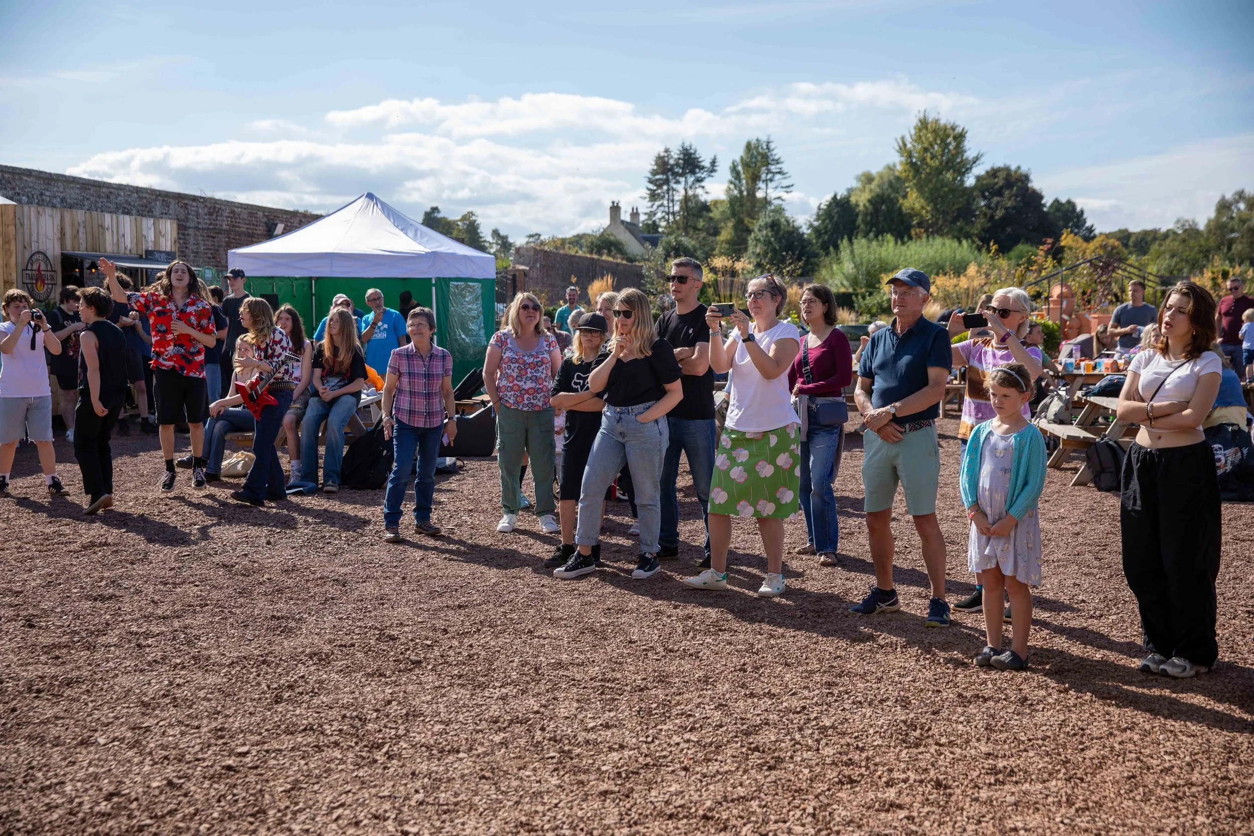 Hops in the garden 2023-3.jpg