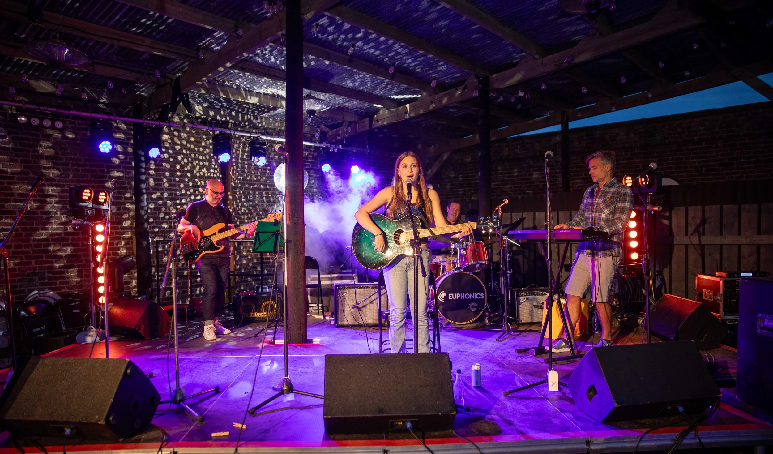 Hops in the garden 2023-76.jpg