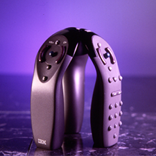 IBM INTELLIGENT T.V. Patton Design develops an intelligent TV remote for IBM in a sculptural form that fits the hand like a glove.