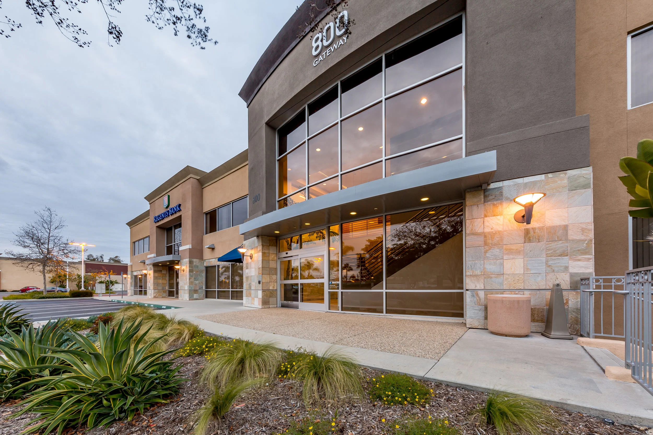 800 Exterior (main).jpg