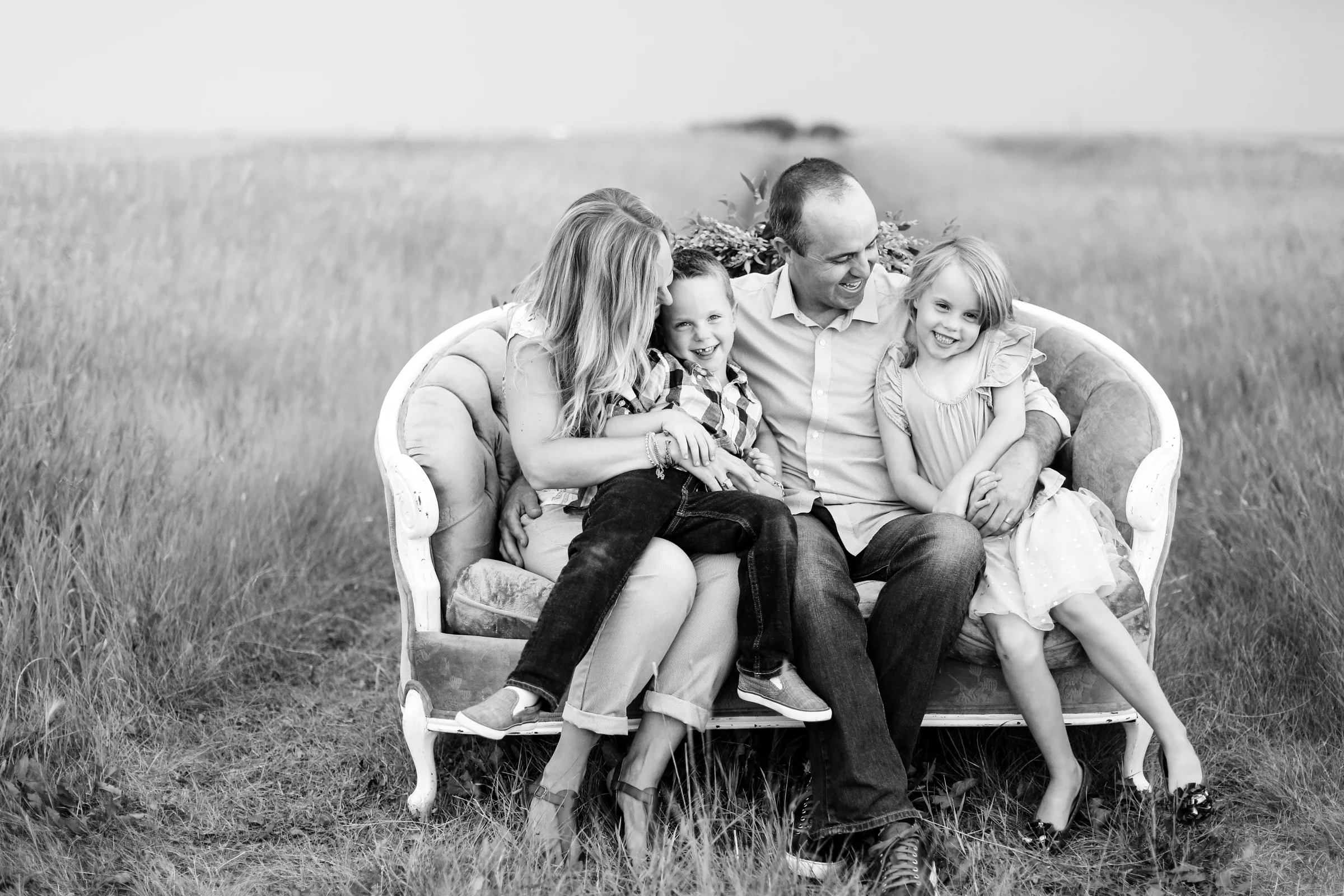 Lindsay_Skeans_Photography-Sofa_Sessions-16.jpg